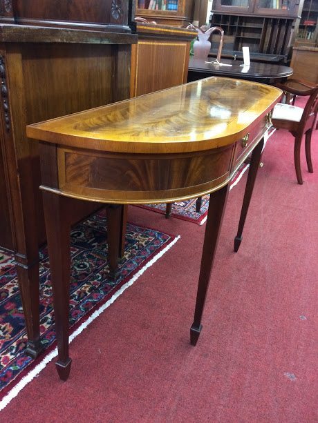 Hekman Sofa Table "Sold" ⋆ Bohemian's