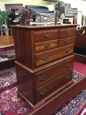 Jamestown Taylor Chest