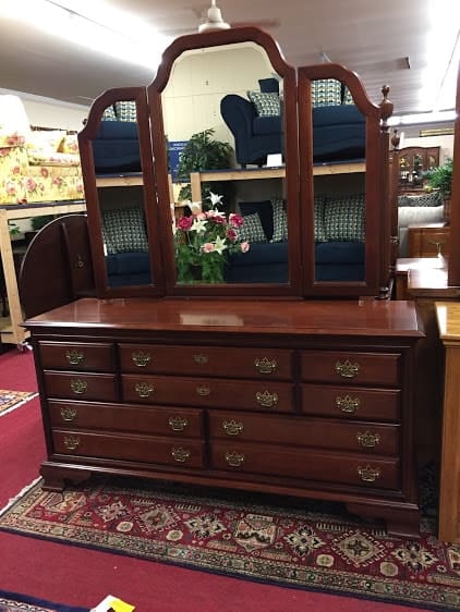 Cherry Dresser With Trifold Mirror Bohemian S