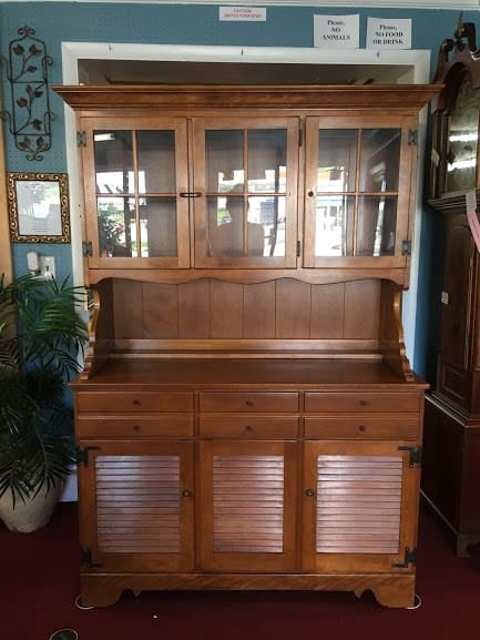 Ethan Allen Hutch