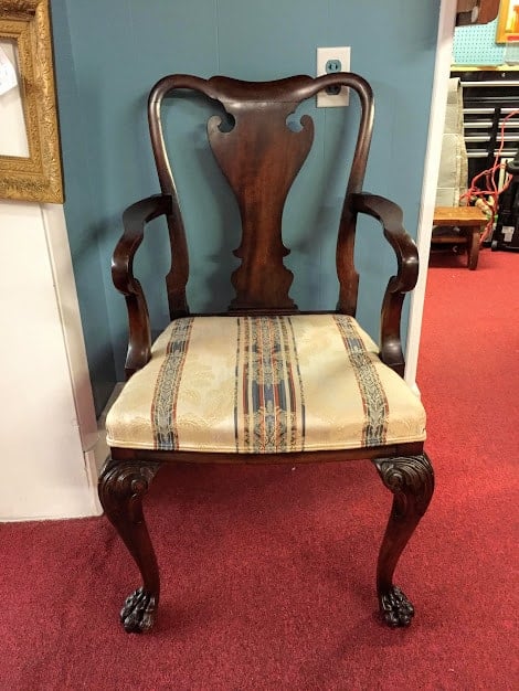 antique mahogany queen anne chair