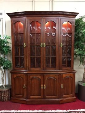 Pennsylvania House Lighted Cherry Cabinet