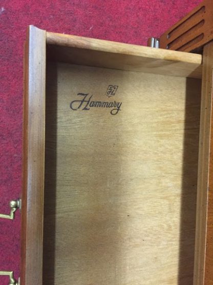 Vintage Hammary End Table with Shelf - Image 6