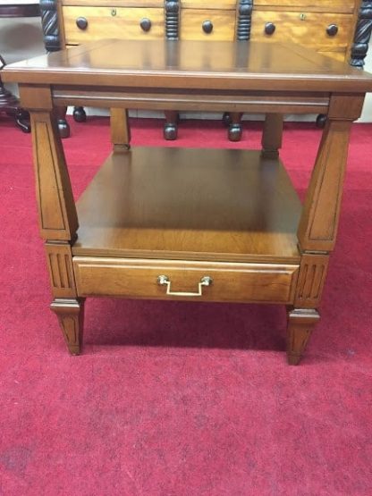 Vintage Hammary End Table with Shelf - Image 4