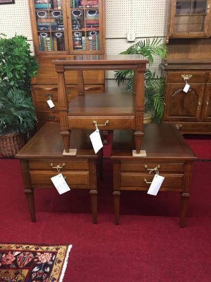 Vintage Hammary End Table with Shelf - Image 3