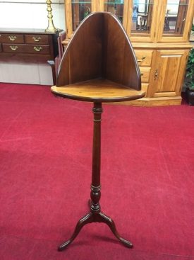 Cherry Corner Pedestal Stand