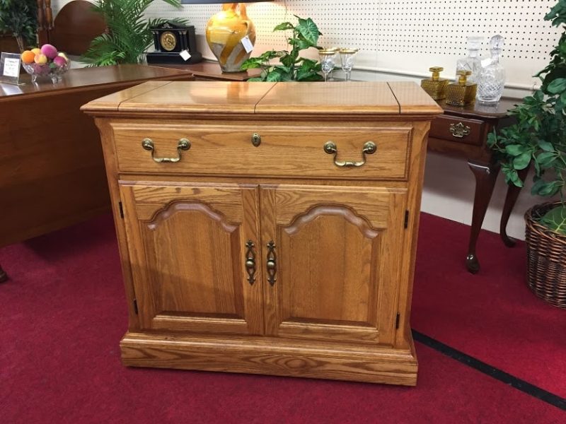 Pennsylvania House Oak Flip Top Server