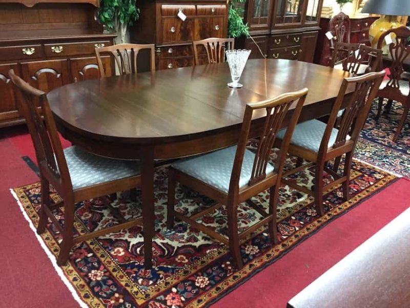 Biggs Mahogany Dining Table with Two Leaves