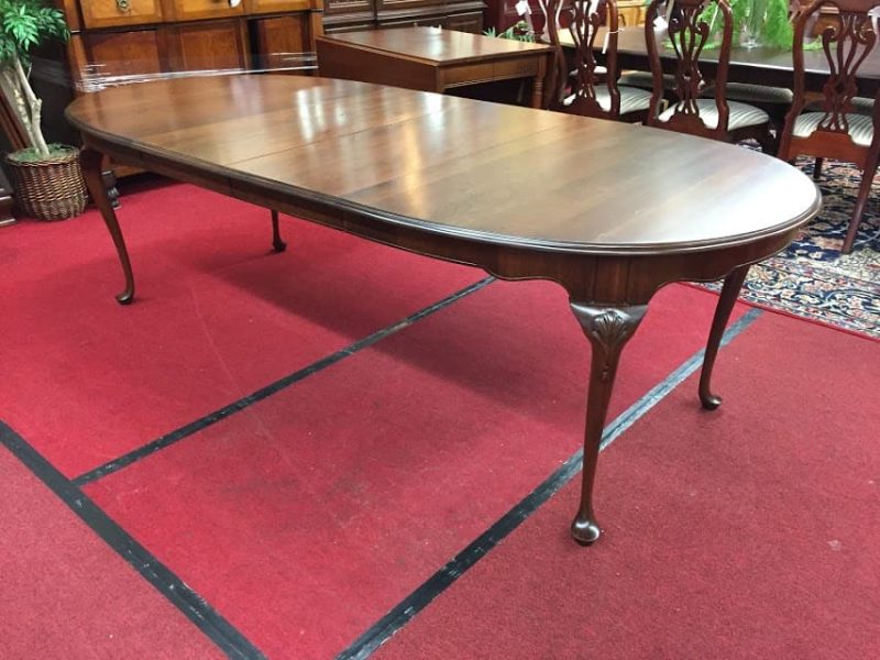 Harden Queen Anne Table with Two Leaves
