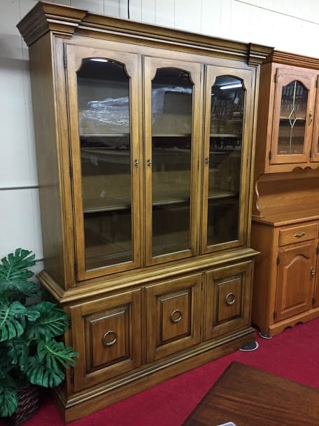 Best Vintage Drexel China Cabinet