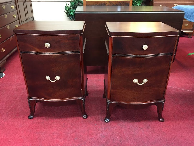 Vintage Pair Of Mahogany Nightstands Bohemian S