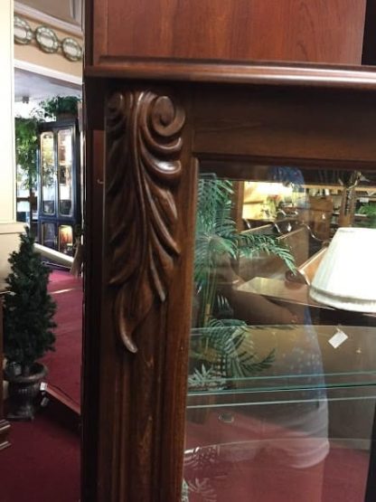 Pulaski Bowed Curio Cabinet - Image 2