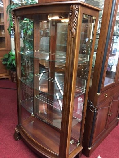 Pulaski Bowed Curio Cabinet - Image 7