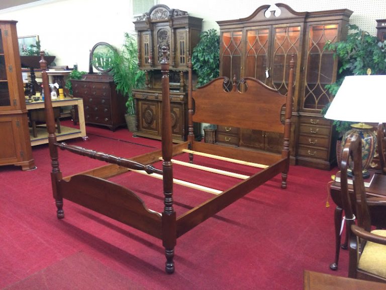 Vintage Poster Bed, Solid Wood Furniture, Custom Made 👍