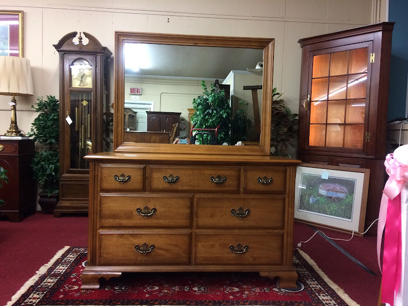 Vintage Pennsylvania House Dresser with Mirror