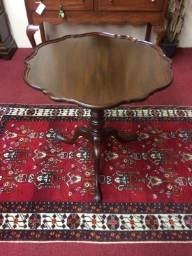 Vintage Scalloped Mahogany Pedestal Table