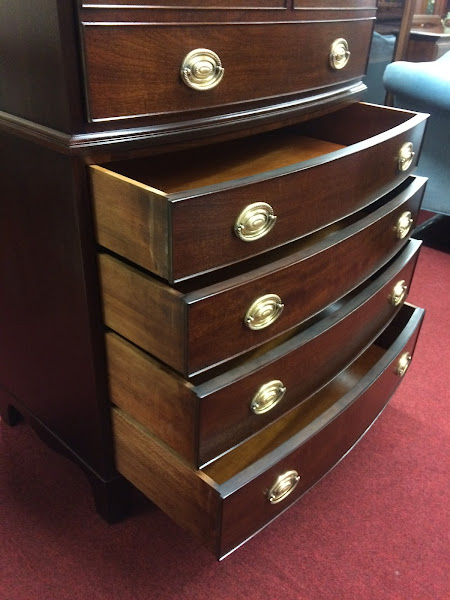 Vintage Chest of Drawers, Kindel Furniture 👍