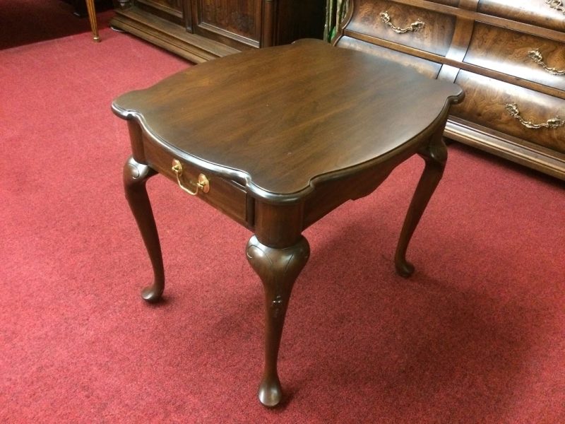 Vintage End Table, Harden Furniture