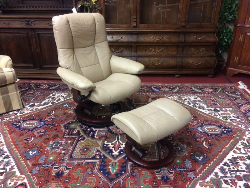 Best Price Vintage Recliner with Ottoman, Stressless Furniture, Ekornes