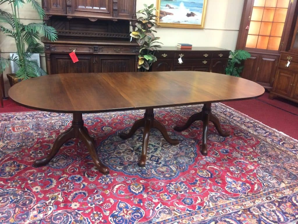 Best Price Vintage Dining Table, Kittinger Furniture, Kittinger