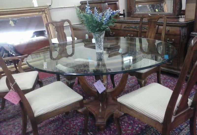 5 Types of Dining Tables That Will Fit Any Home Style