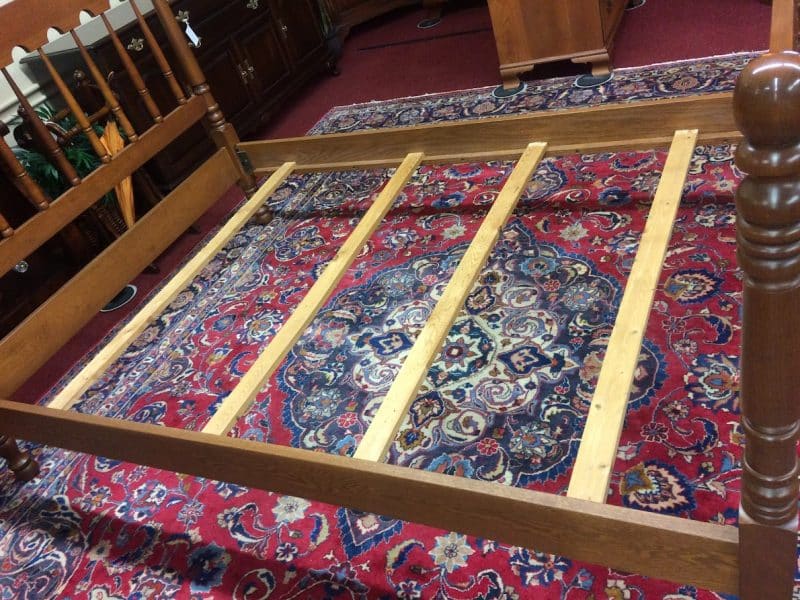 Spindle Style Bed, Full Size Cherry Bed