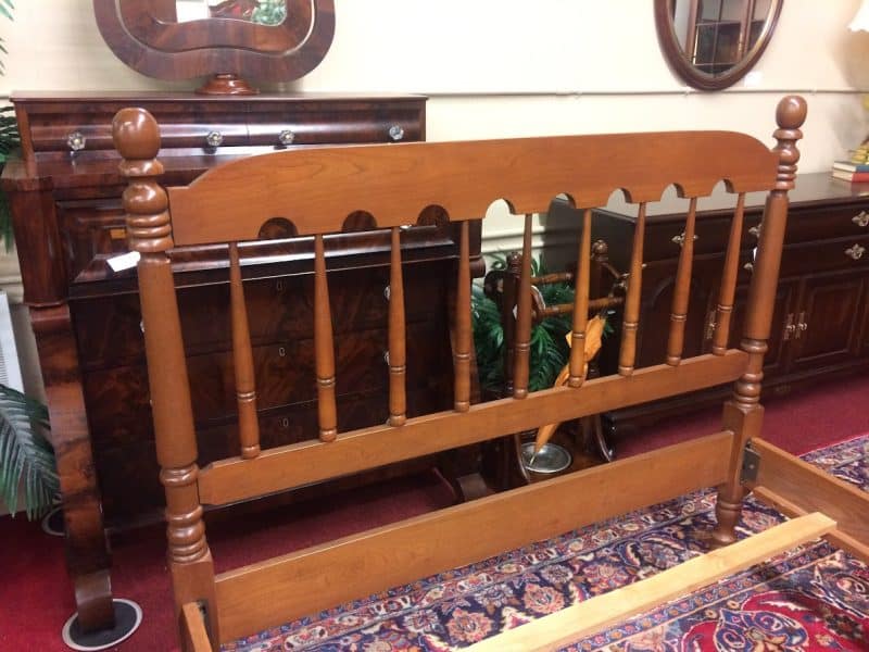 Spindle Style Bed, Full Size Cherry Bed