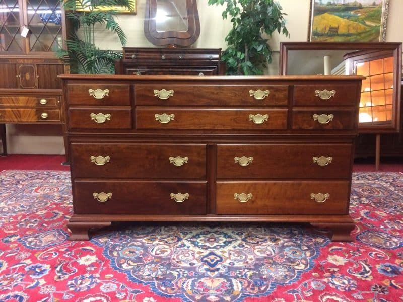 Vintage Dresser, Pennsylvania House Furniture 👍