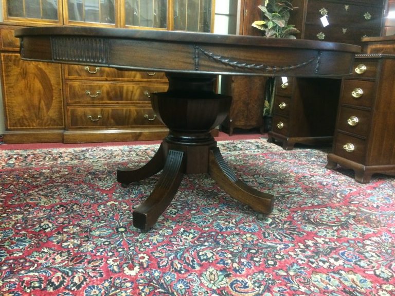 Antique Mahogany Dining Table, Pedestal Table, Round Table with Leaves - Image 4