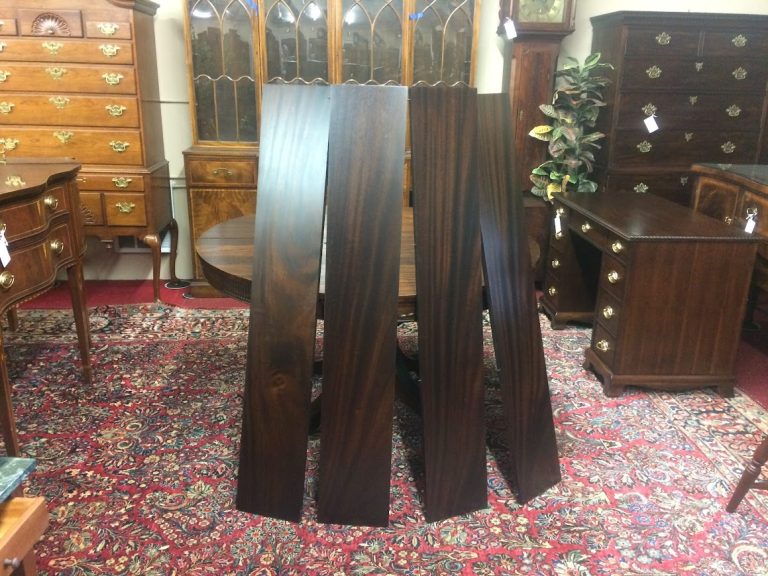 Antique Mahogany Dining Table, Pedestal Table, Round Table with Leaves - Image 7