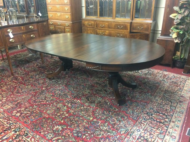 Antique Mahogany Dining Table, Pedestal Table, Round Table with Leaves - Image 9