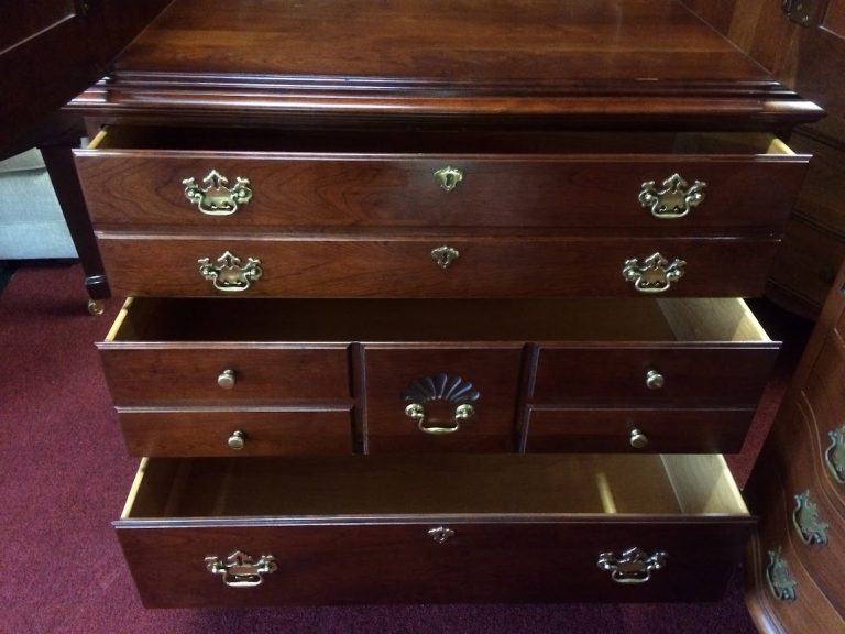 Pennsylvania House Media Cabinet, Vintage TV Cabinet - Image 6
