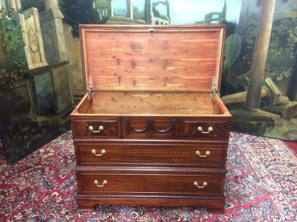Vintage Mahogany and Cedar Blanket Chest, Blanket Box, Cedar Chest - Image 4