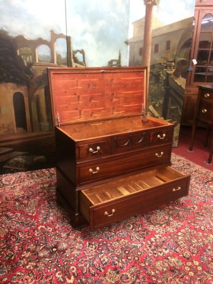 Vintage Mahogany and Cedar Blanket Chest, Blanket Box, Cedar Chest - Image 9