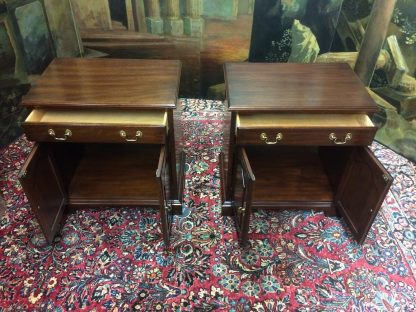 Vintage Nightstands, Henkel Harris Nightstands, Pair of Nightstands Mahogany - Image 6