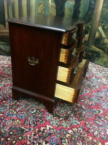 Vintage Blockfront Chest of Drawers, Pennsylvania House Furniture - Image 5