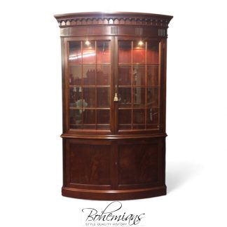 Vintage Curio Cabinet, Display Cabinet, Hickory Chair Furniture (Winterthur Collection)