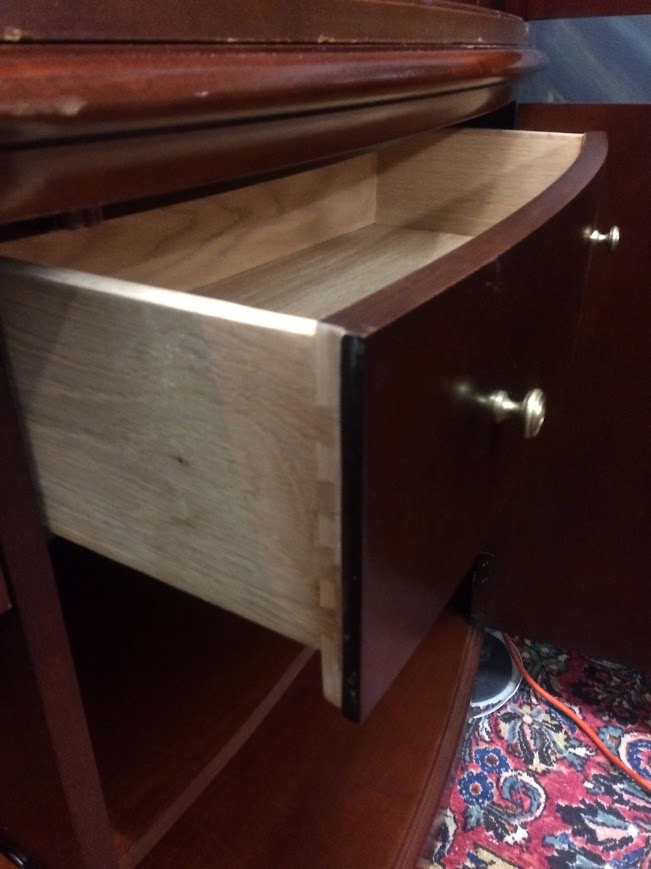 Vintage Curio Cabinet, Display Cabinet, Hickory Chair Furniture (Winterthur Collection) - Image 8