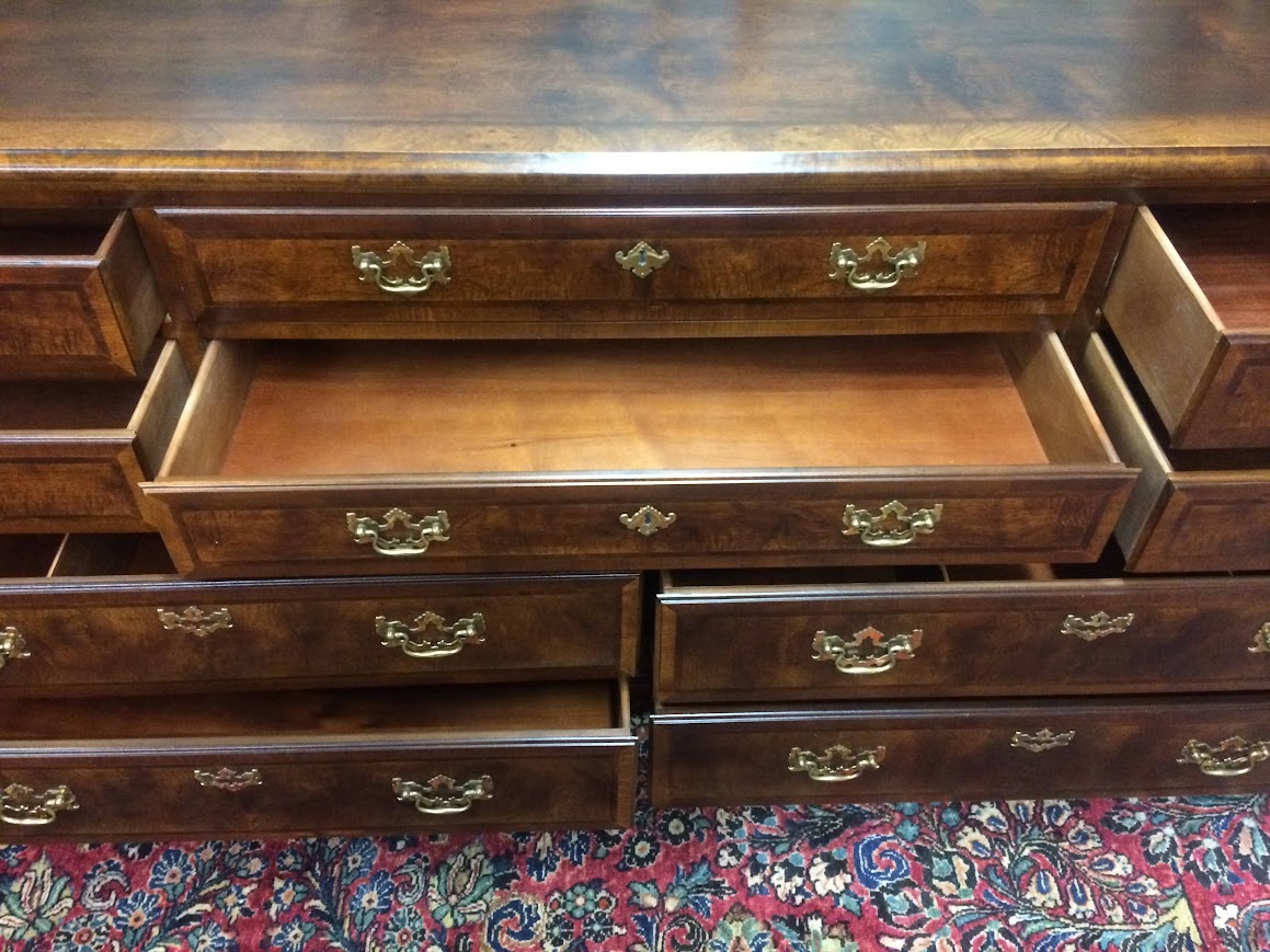 Vintage Dresser, Henredon Aston Court Dresser - Image 9