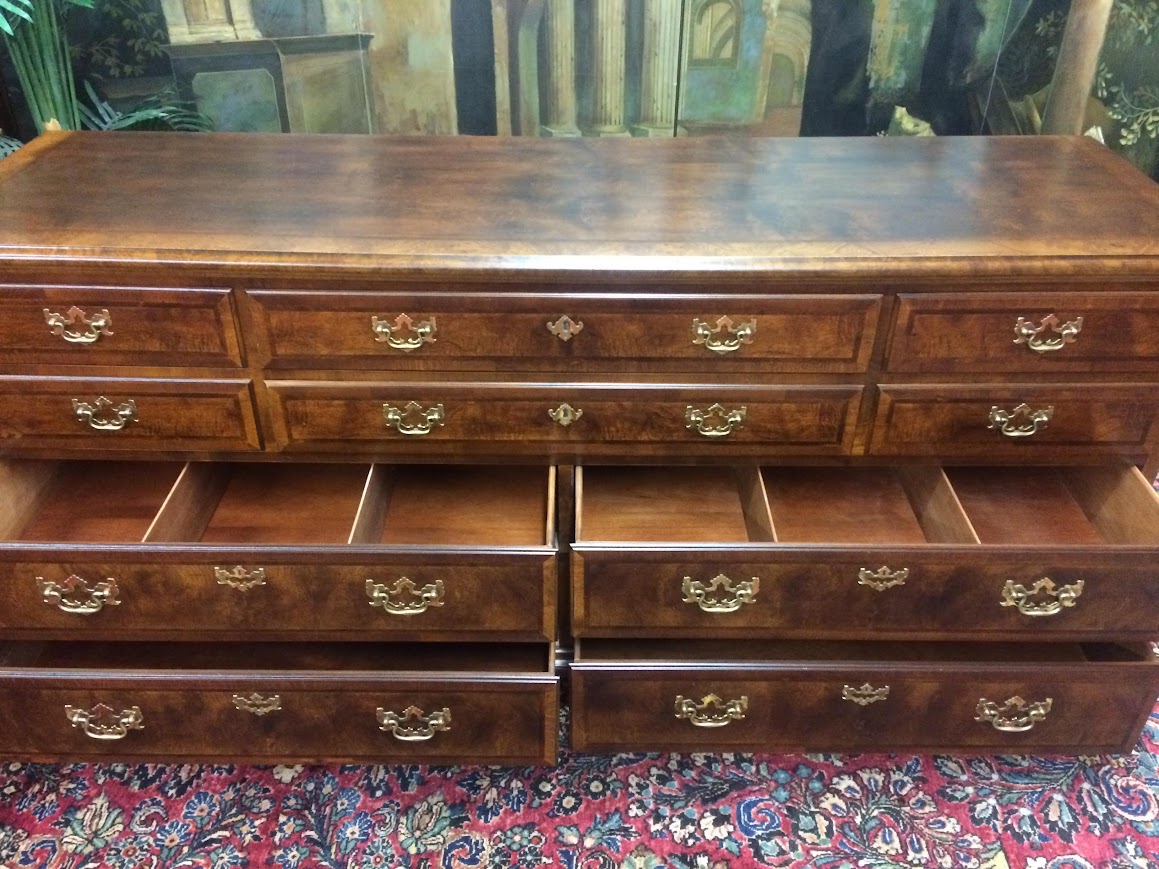 Vintage Dresser, Henredon Aston Court Dresser - Image 10