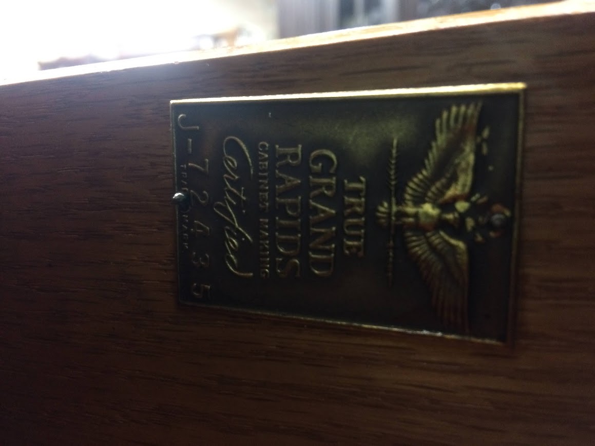 Vintage Banded Mahogany Dresser, Double Dresser - Image 11