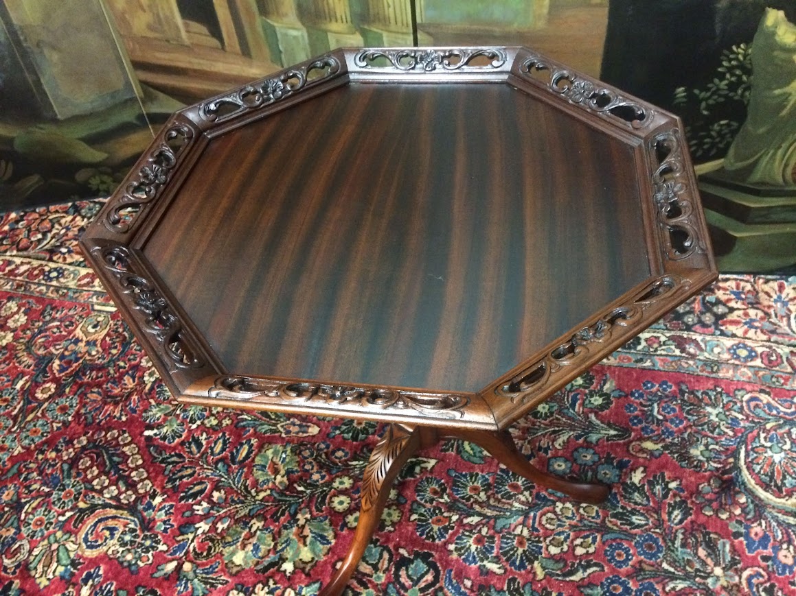 Vintage Piecrust Pedestal Table, Center Table or Side Table - Image 6