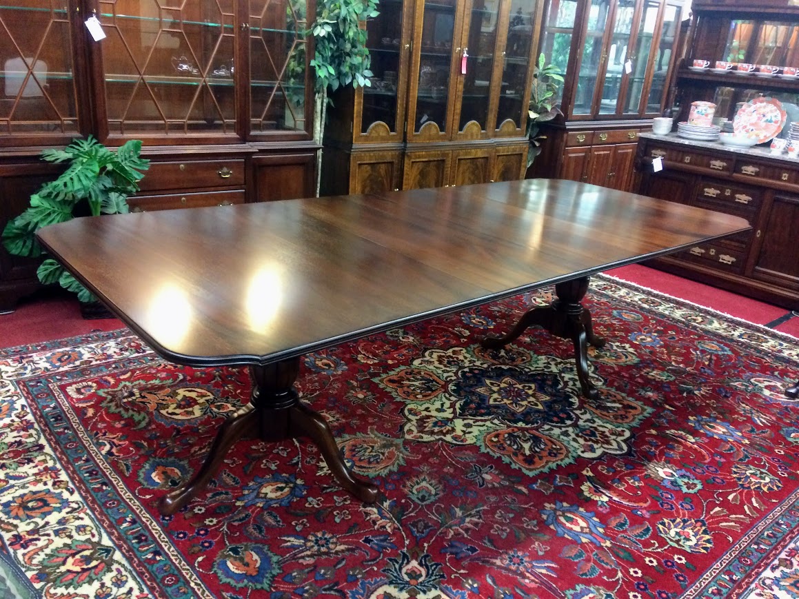 Vintage Dining Table, Mahogany Table, Jamestown Sterling Furniture - Image 2