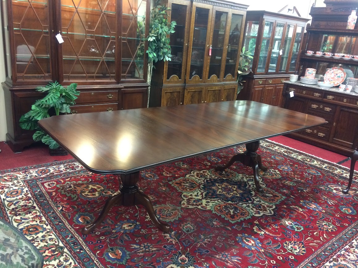 Vintage Dining Table, Mahogany Table, Jamestown Sterling Furniture - Image 3