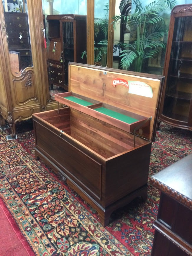 Vintage Cedar and Mahogany Blanket Box, Cedar Chest, Lane Cedar Chest - Image 6