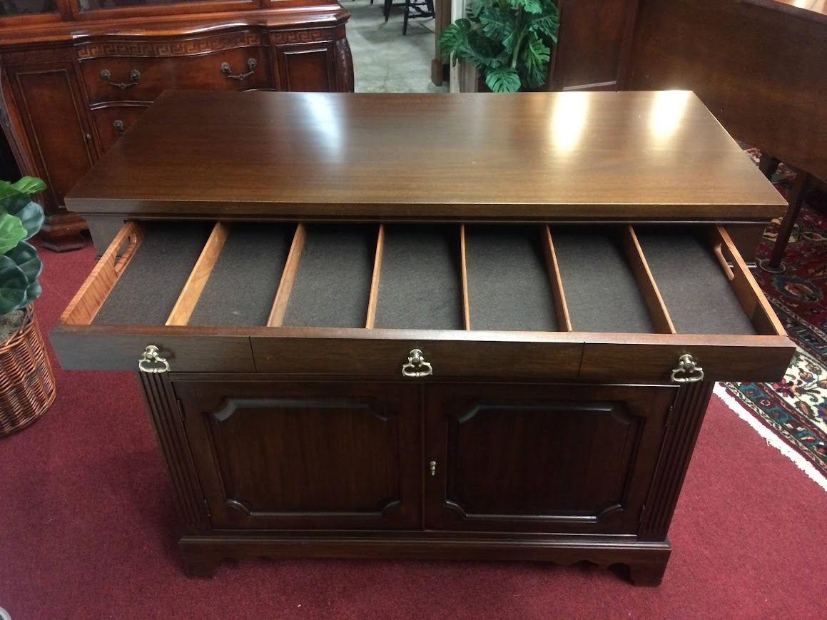 Vintage Server, Mahogany Server, Georgetown Galleries - Image 8