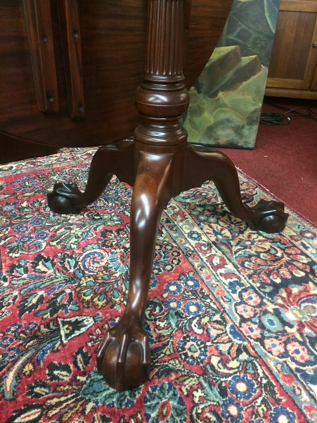 Colonial Style Dining Table, Tilting Dining Table, Mahogany Oval Table Refinished - Image 4