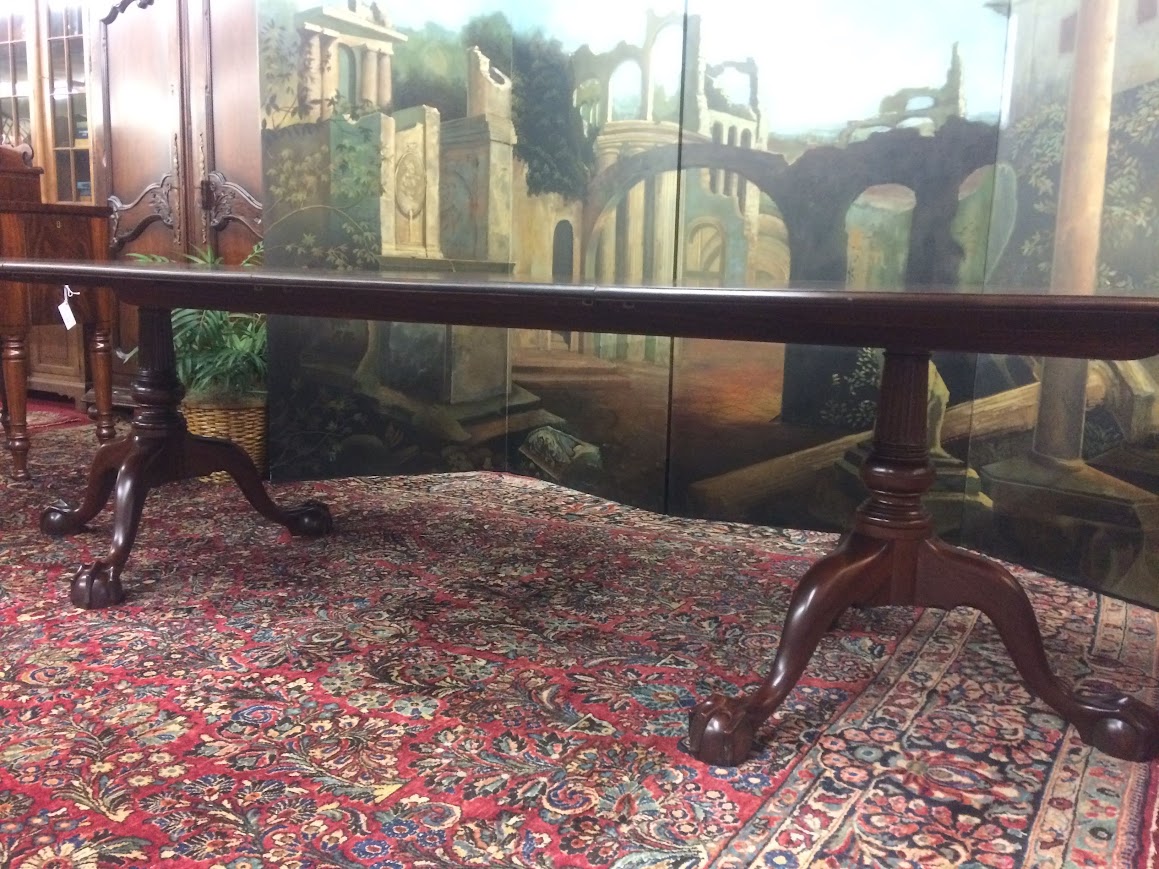 Colonial Style Dining Table, Tilting Dining Table, Mahogany Oval Table Refinished - Image 10